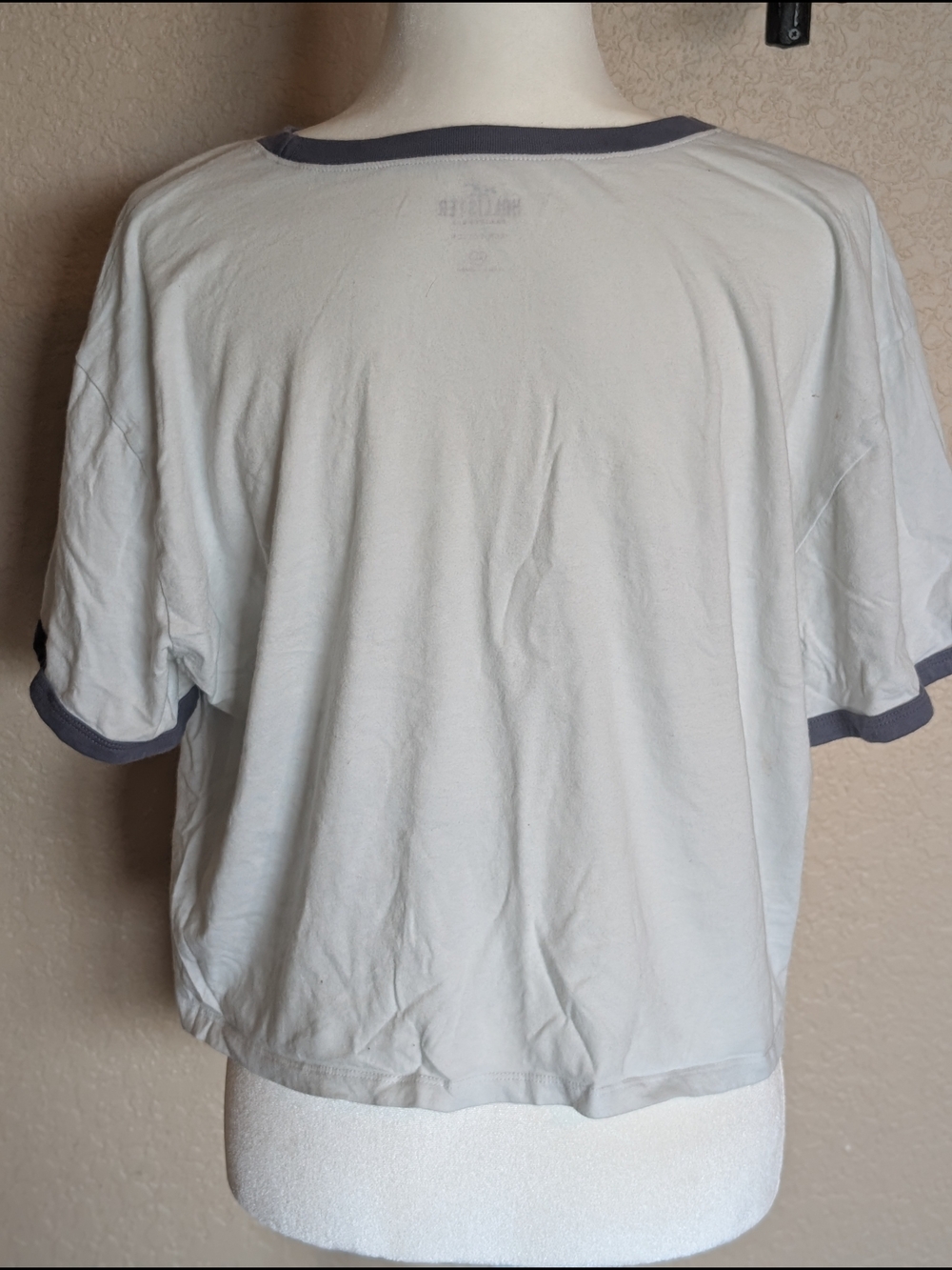 Hollister White Cropped Ringer Tee with Blue Trim and Logo - Picture 3 of 4